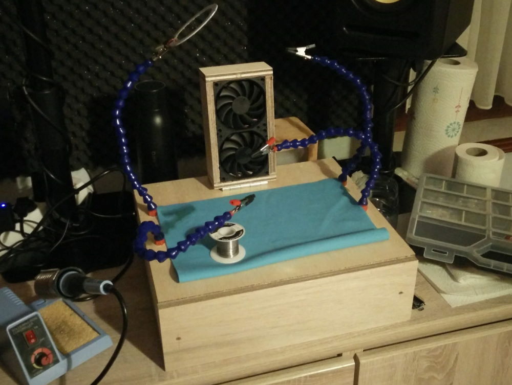 Photo of the completed soldering station